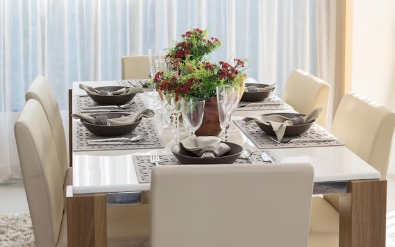 Trang trí bàn ăn đẹp mắt 